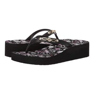 NWT Guess Past Wedge Sandal Flip Flops Size 9